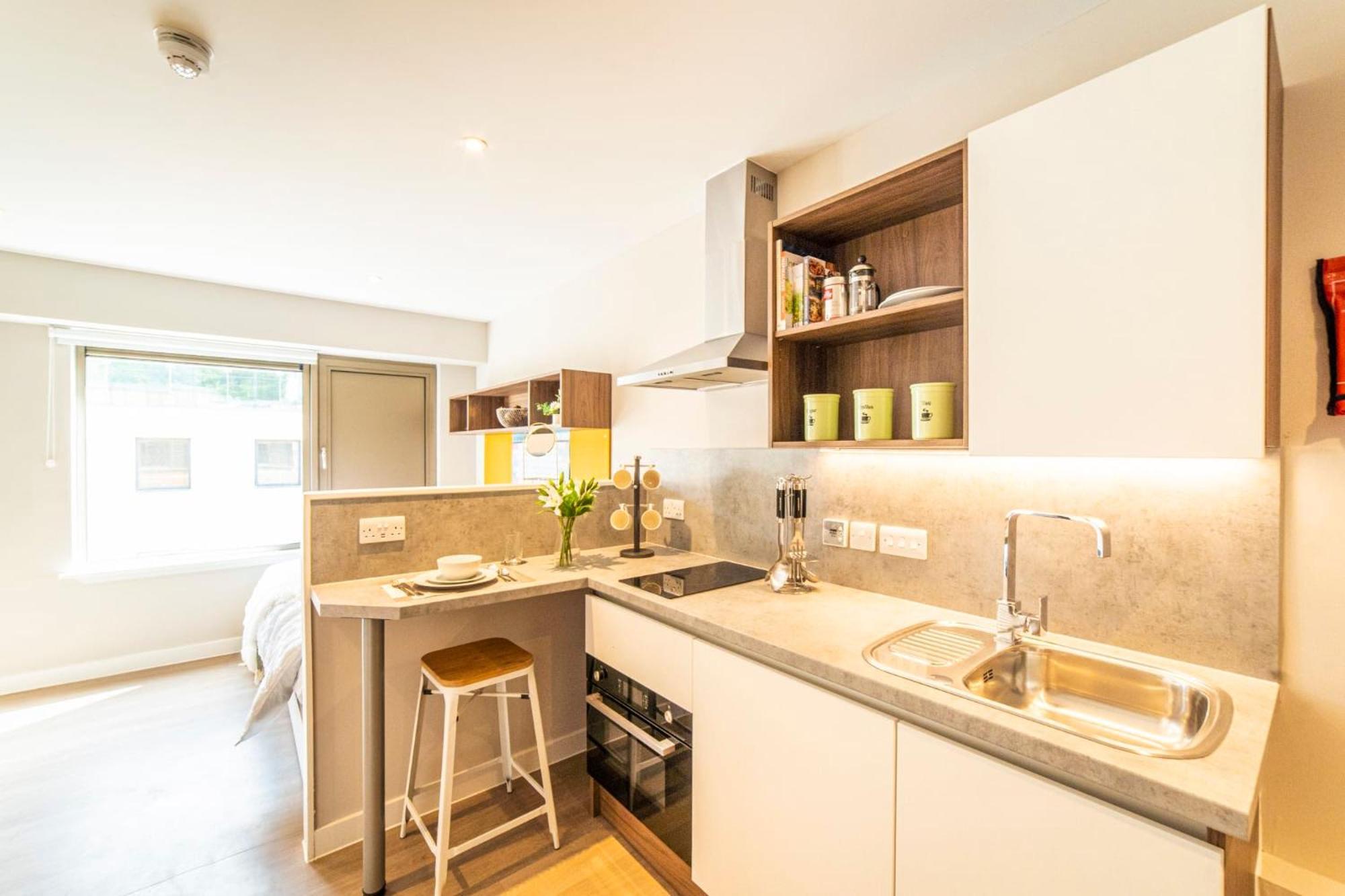 Stylish Studio Accommodations With Kitchen At Brewer'S Court In เอดินบะระ ภายนอก รูปภาพ